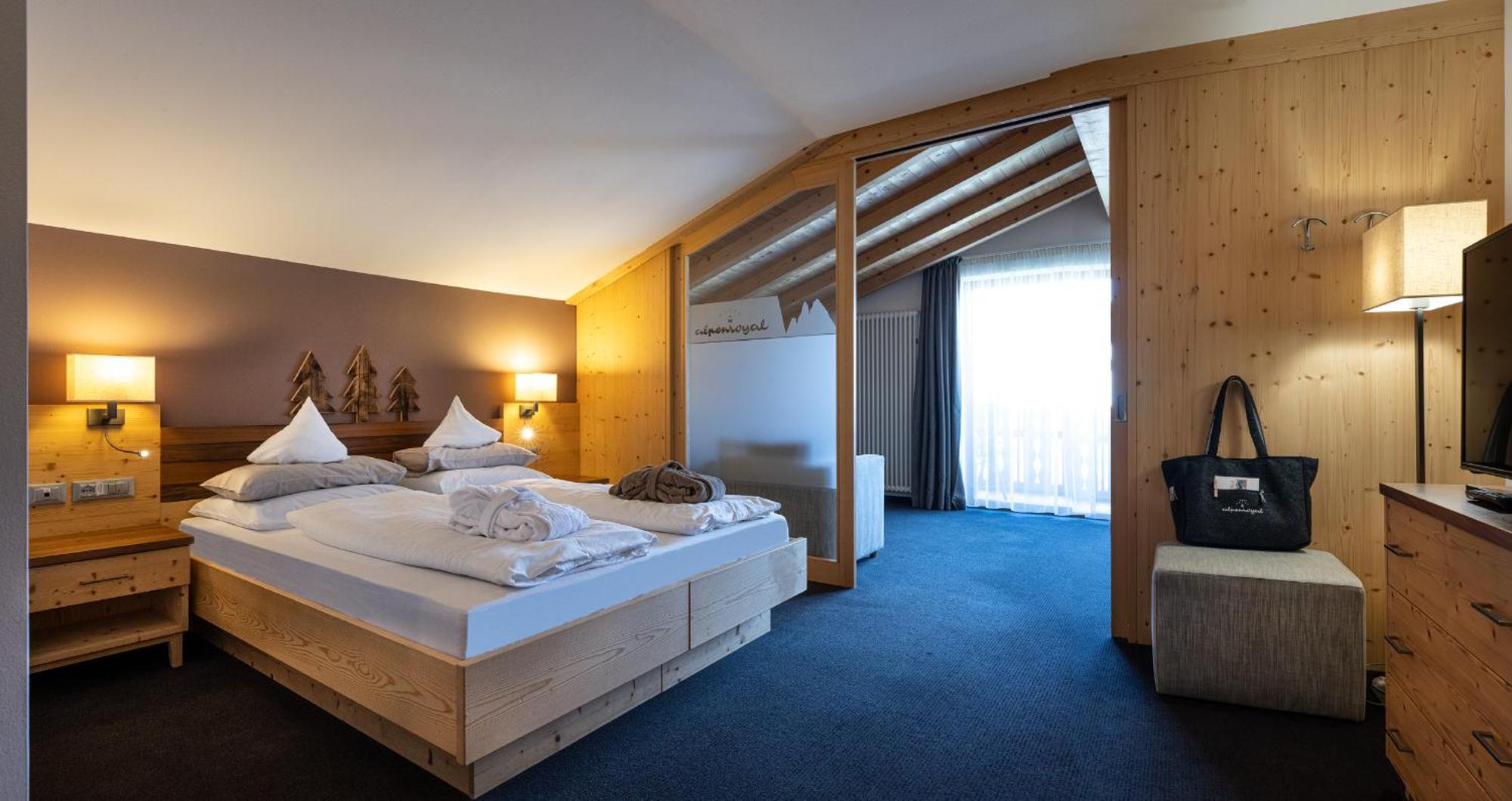 Hotel Alpenroyal Castelrotto Esterno foto