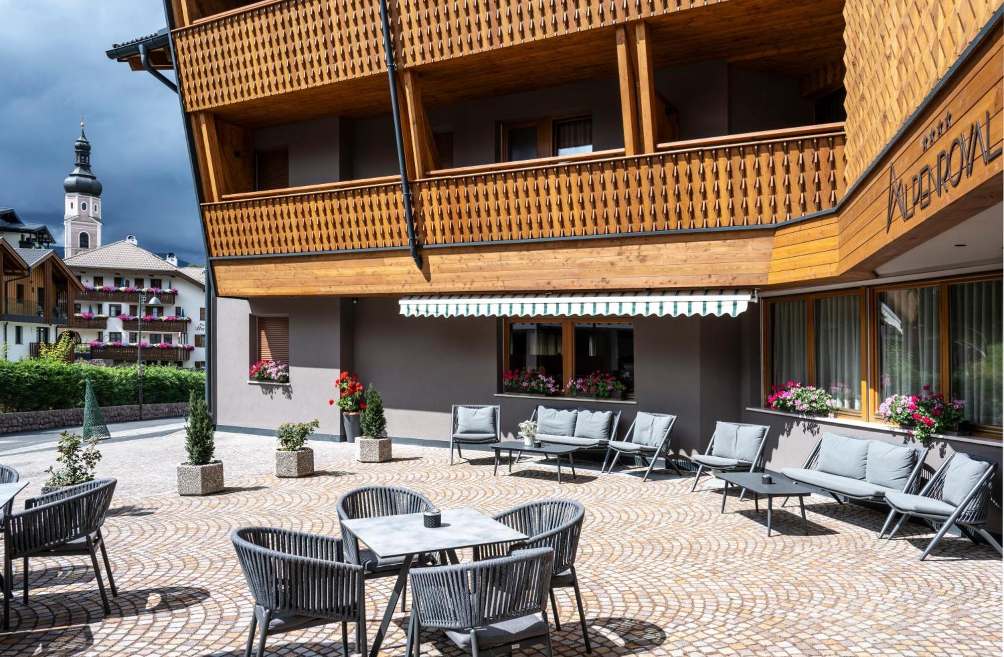 Hotel Alpenroyal Castelrotto Esterno foto